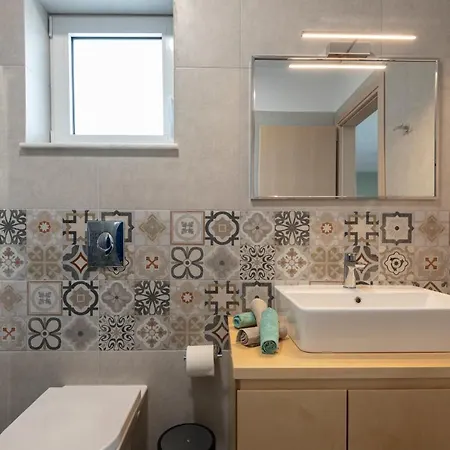 Sea And Luxurious Cos