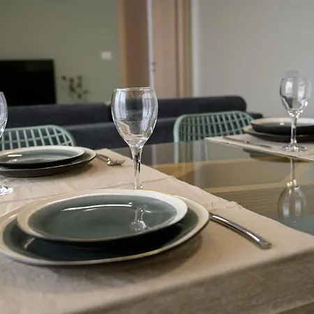 Sea And Luxurious Cos